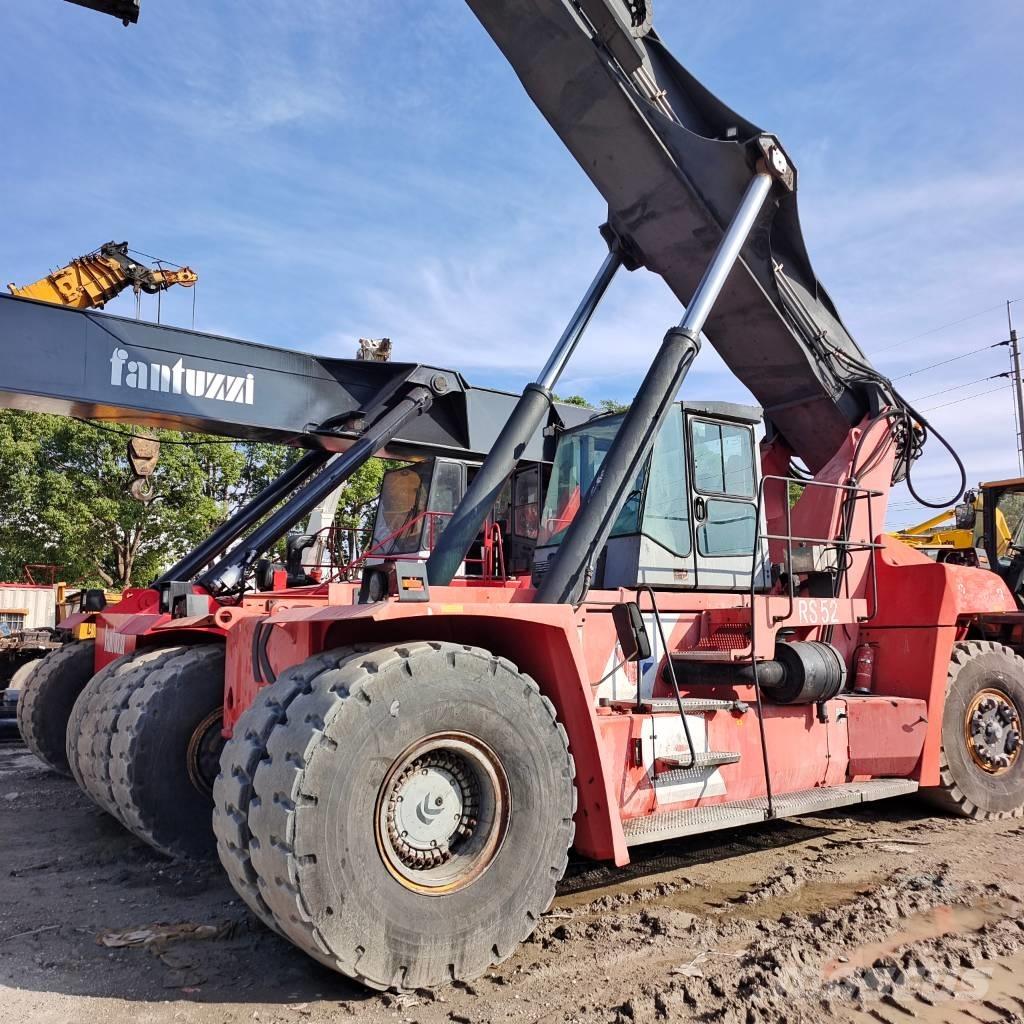 Kalmar DRF 450 リーチスタッカー