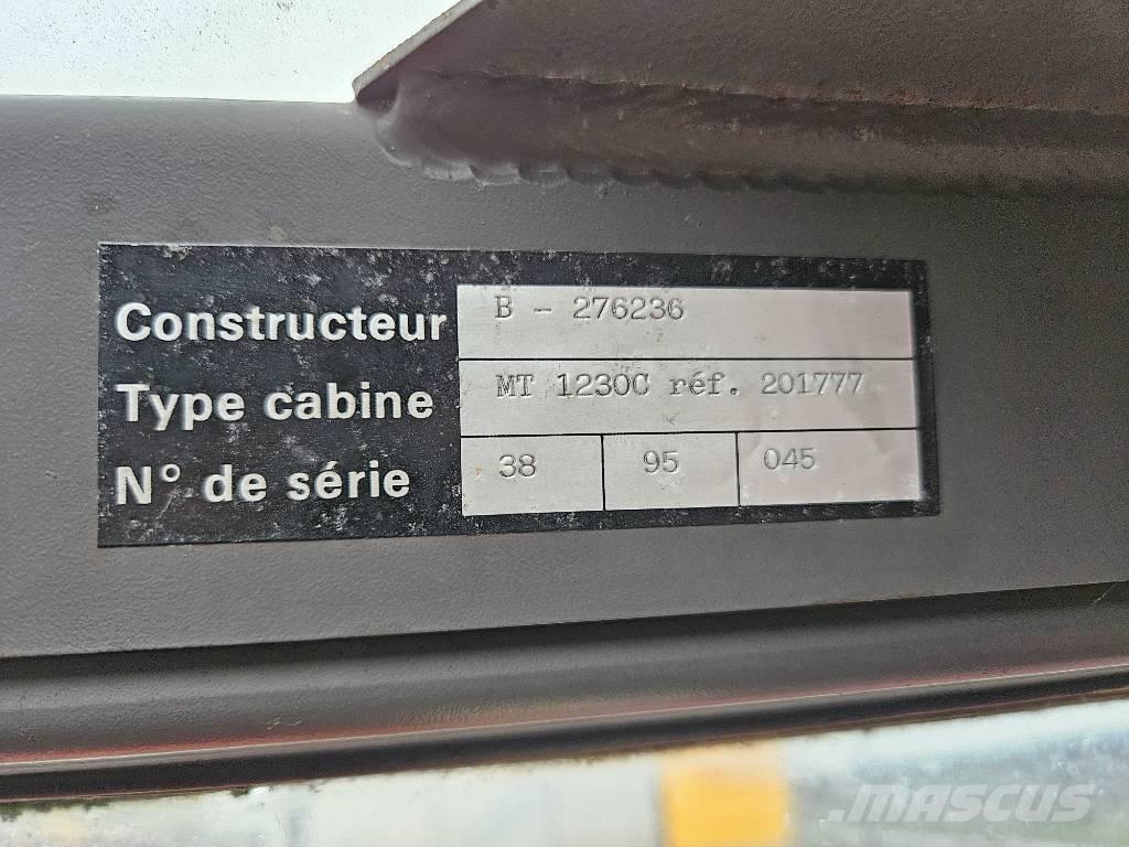 Manitou MT 1230 S CP テレスコーピックハンドラー
