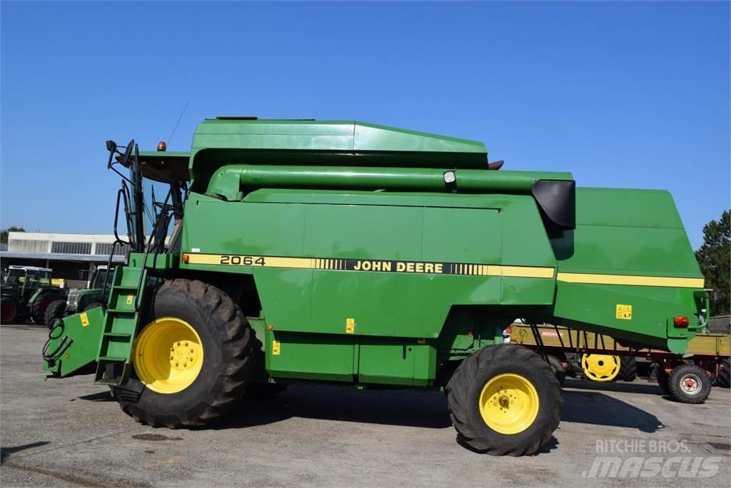 John Deere 2064 コンバイン