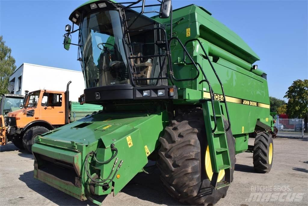 John Deere 2064 コンバイン