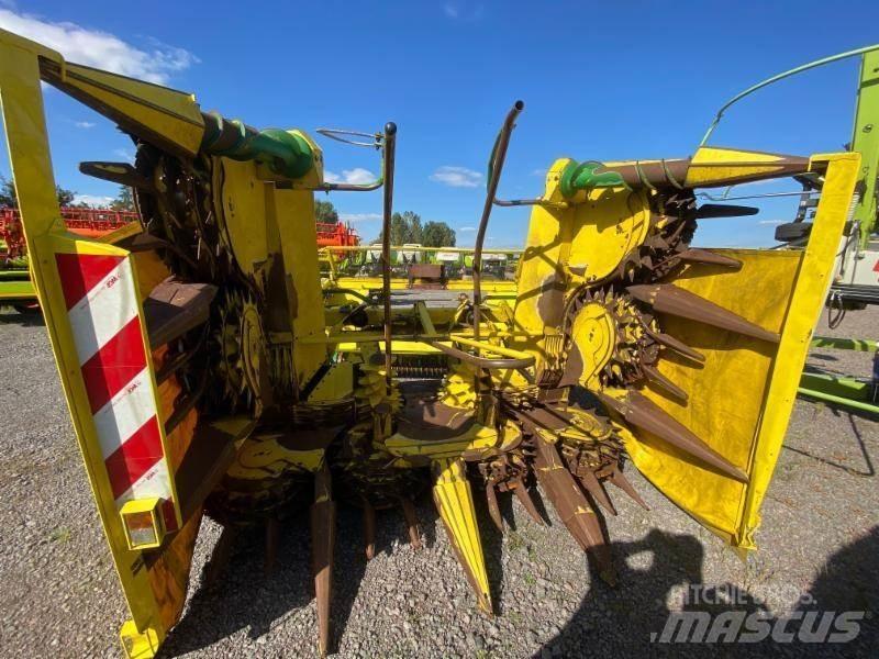 John Deere 7400 自走式フォレージハーベスター
