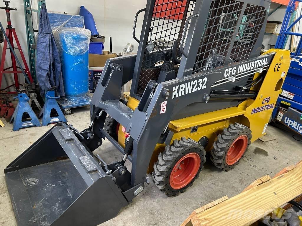 CFG KRW232 スキッドステアローダー