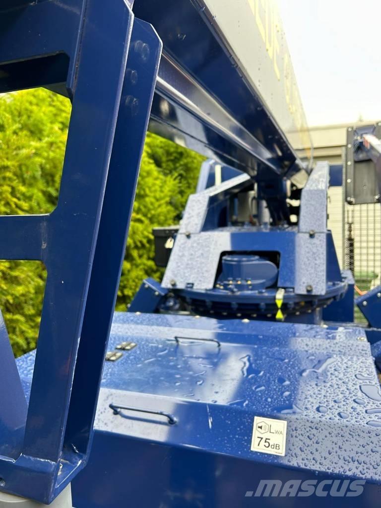 Teupen Leo 25T ブームリフト　直伸型