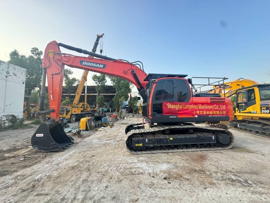 Doosan DX 225 LC 大型油圧ショベル12t以上（パワーショベル・ユンボ）
