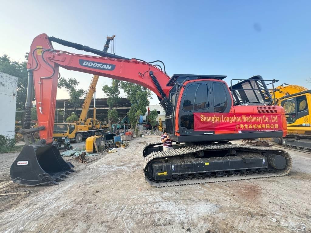 Doosan DX 225 LC 大型油圧ショベル12t以上（パワーショベル・ユンボ）