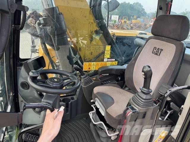 CAT M 320 F ホイール式油圧ショベル（パワーショベル・ユンボ・バックホー）