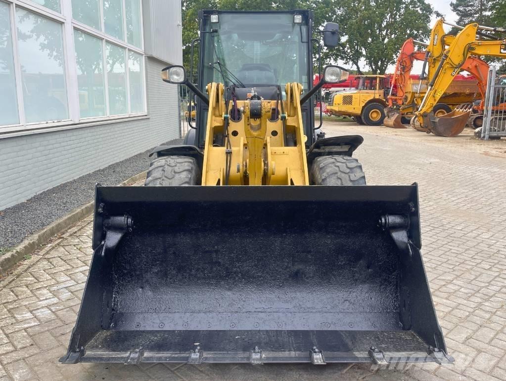 CAT 906 M   2018 ホイールローダー・タイヤショベル
