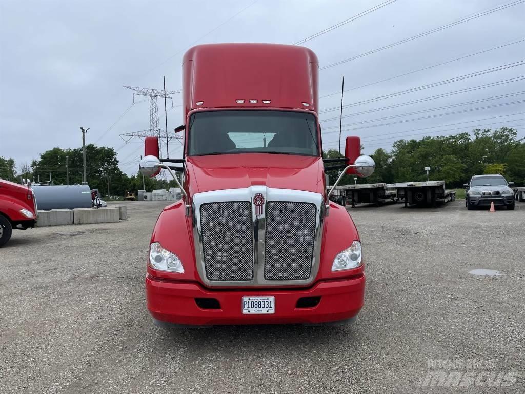 Kenworth T 680 中古トラクターヘッド | トレーラーヘッド