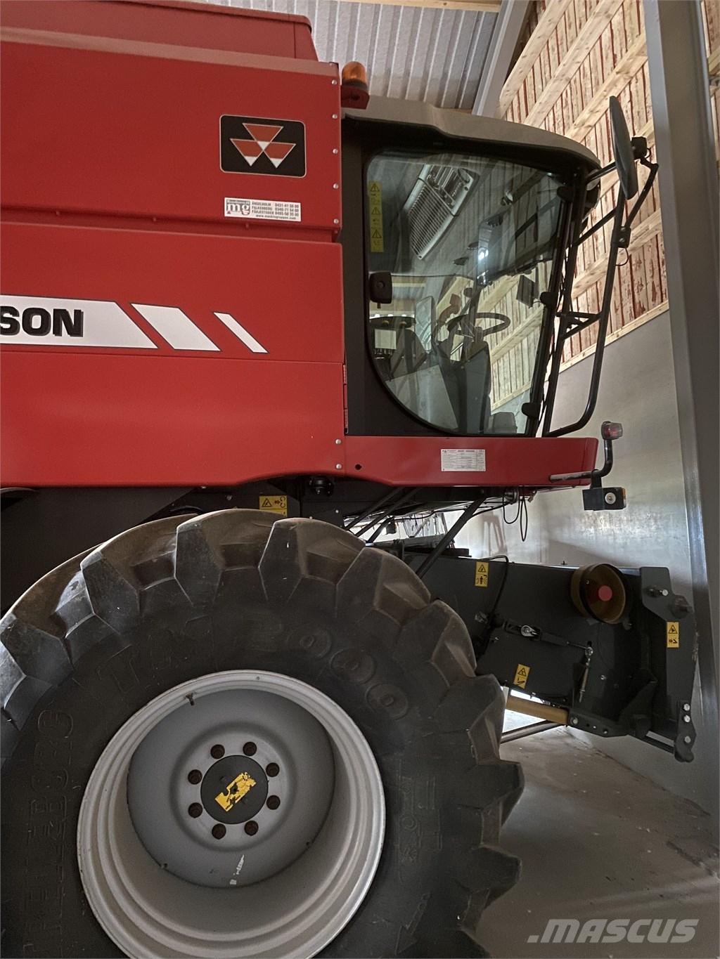 Massey Ferguson 7244 コンバイン