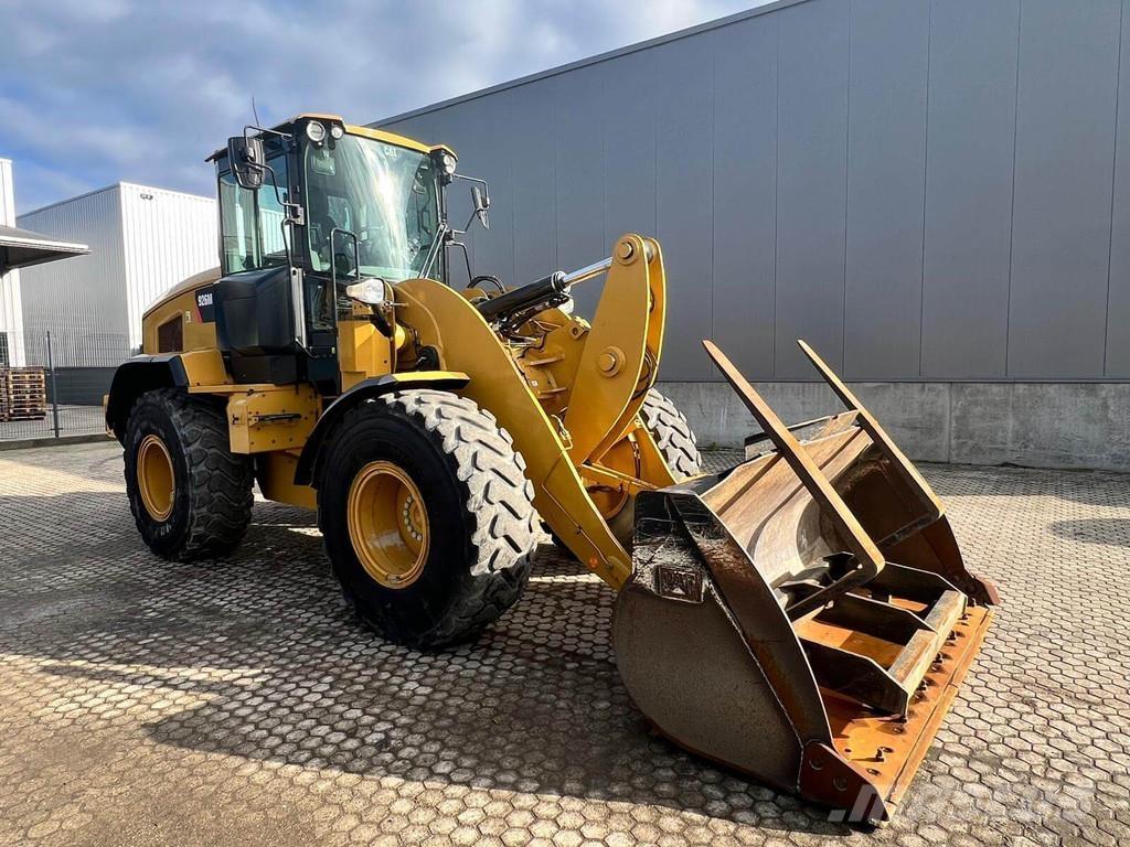 CAT 926M ホイールローダー・タイヤショベル