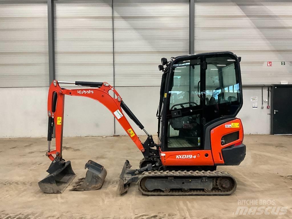 Kubota KX 019-4 ミニ油圧ショベル 7t以下（ミニユンボ・ミニディガー）