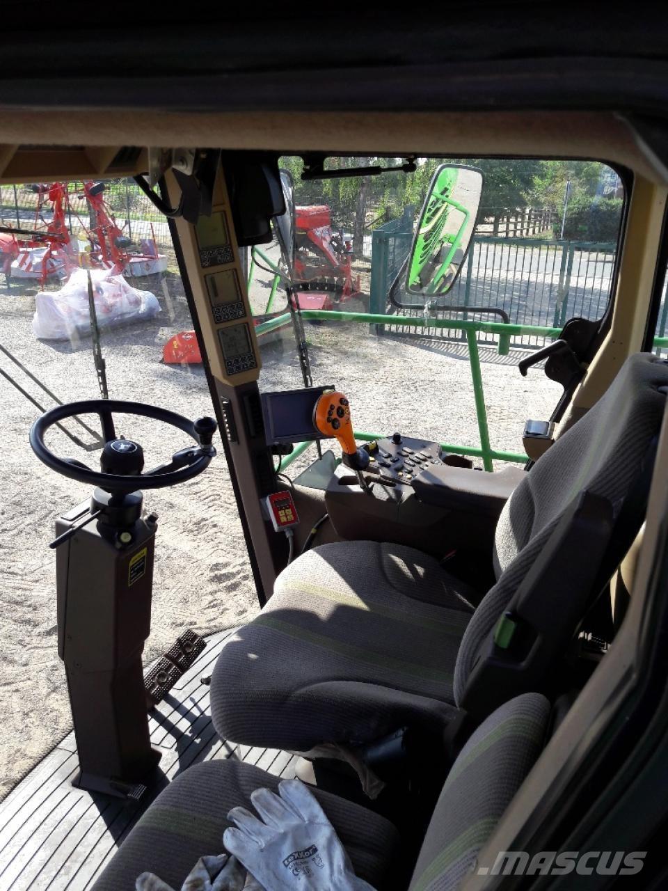 John Deere 7350 自走式フォレージハーベスター