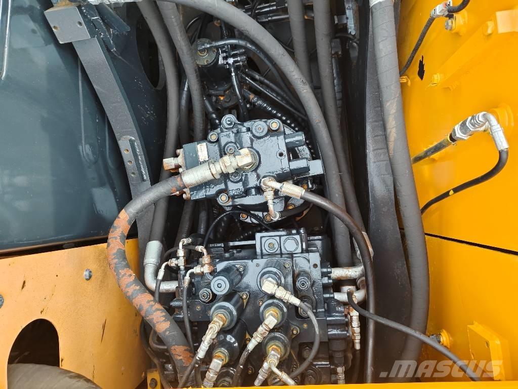 Hyundai R210W-9 ホイール式油圧ショベル（パワーショベル・ユンボ・バックホー）