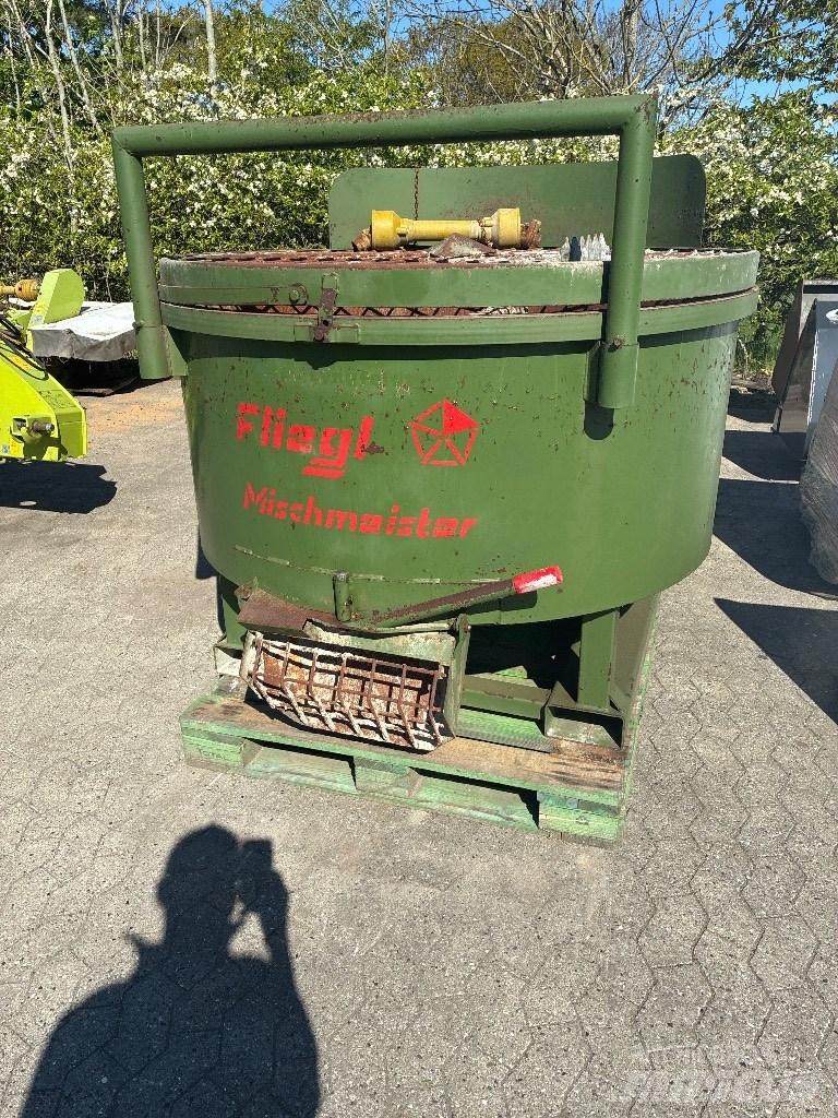 Fliegl Mischmeister コンクリートバッチ処理プラント