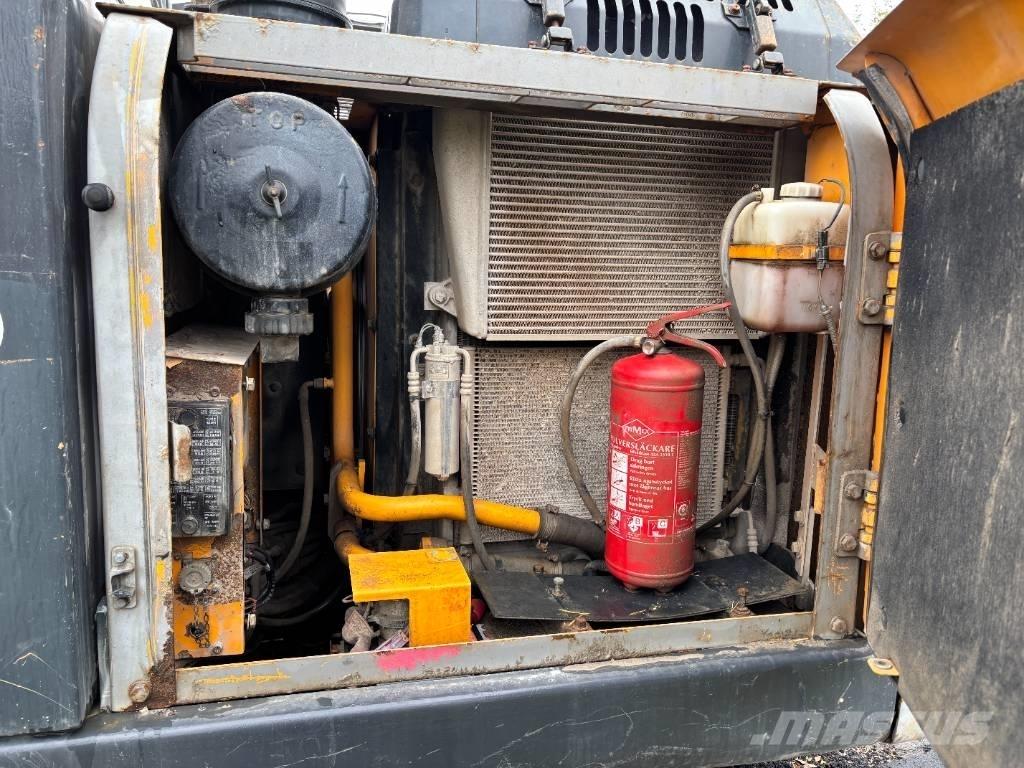 Klemm KR805-2 杭打ち機