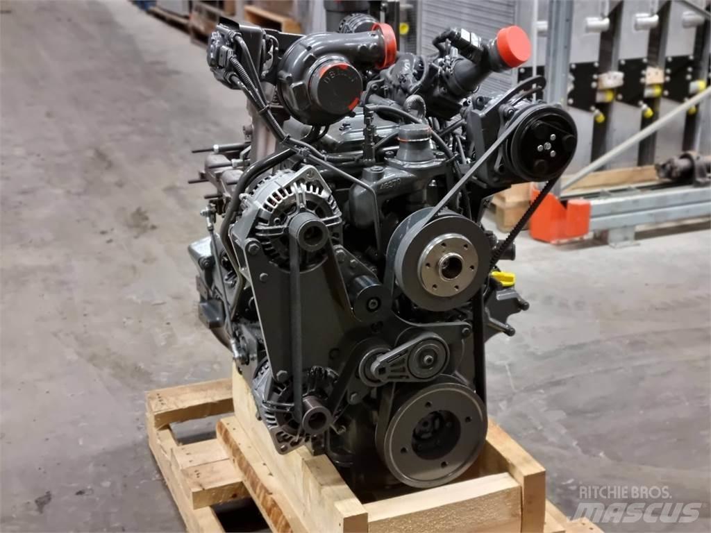 Komatsu 49 AWF エンジン