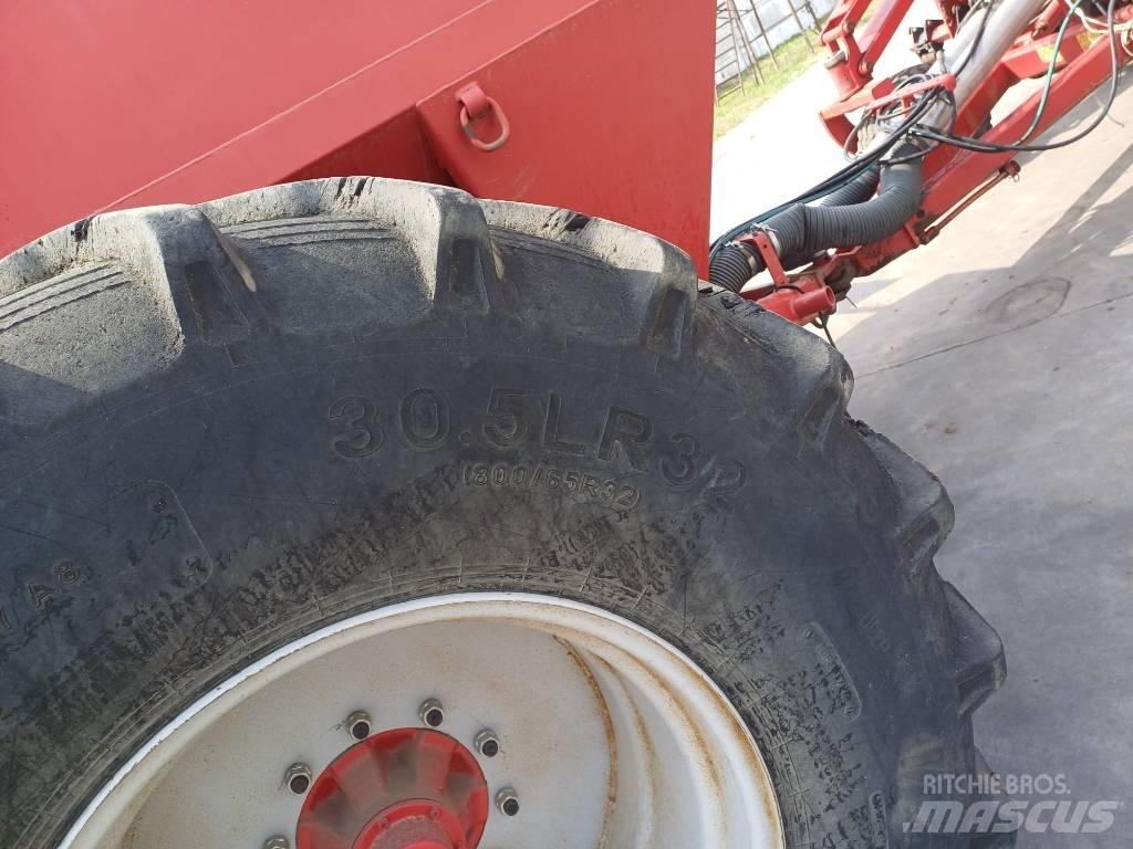 Agro Soyuz Turbosem 種蒔き機械