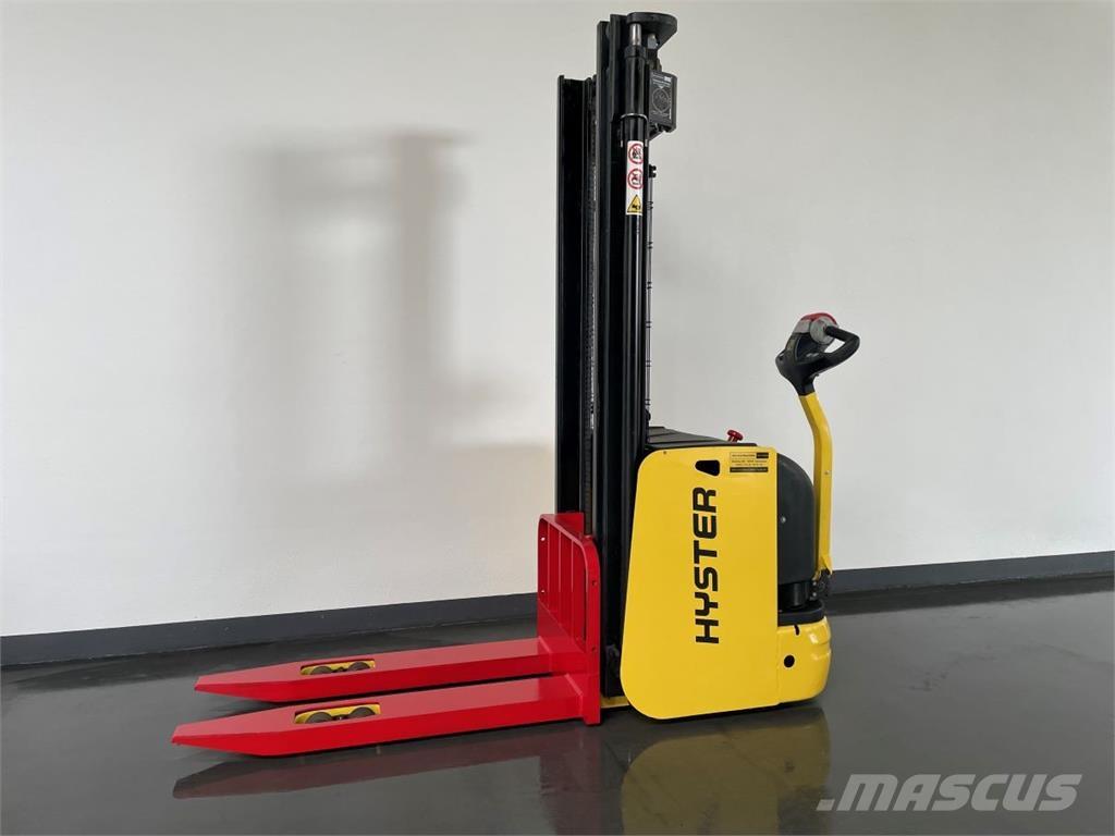 Hyster S1.6AC 自走式スタッカー