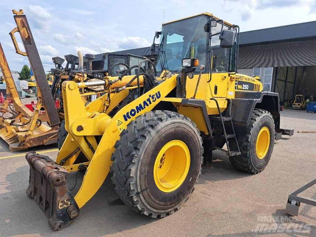 Komatsu WA 250-5H ホイールローダー・タイヤショベル