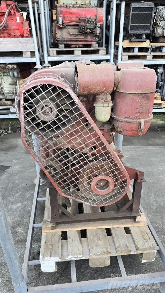 Deutz F4L514 エンジン