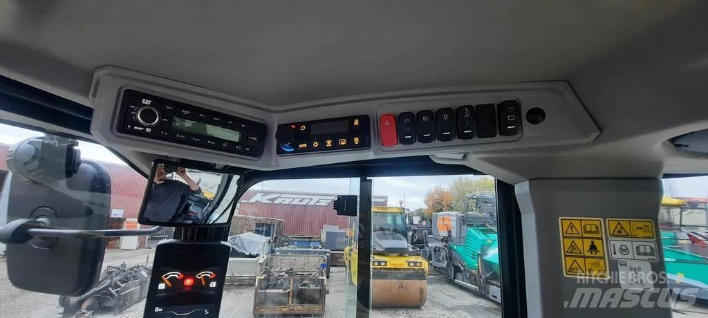 CAT 906 ホイールローダー・タイヤショベル