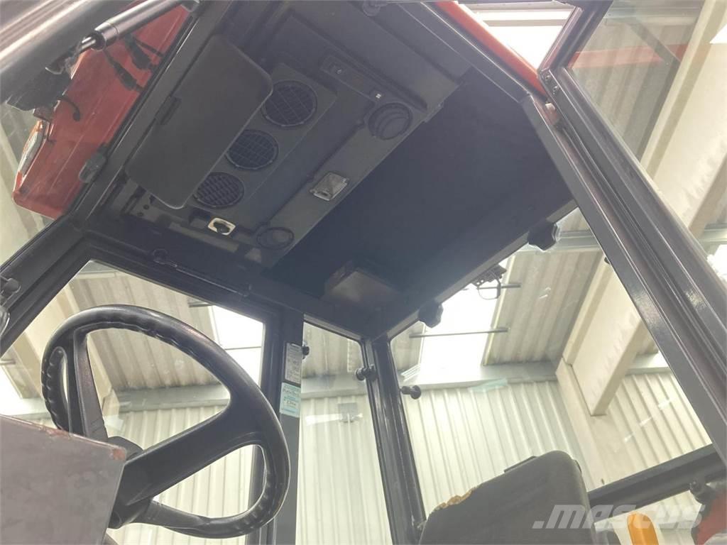 Kubota B2110 コンパクトトラクター