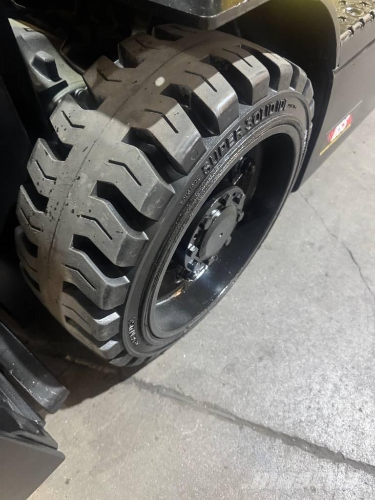 Hyster E 60 XN バッテリーフォークリフト