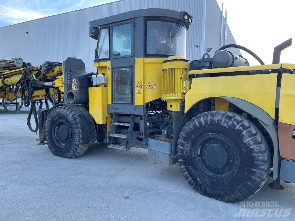 Atlas Copco L 2 C 水平掘削リグ