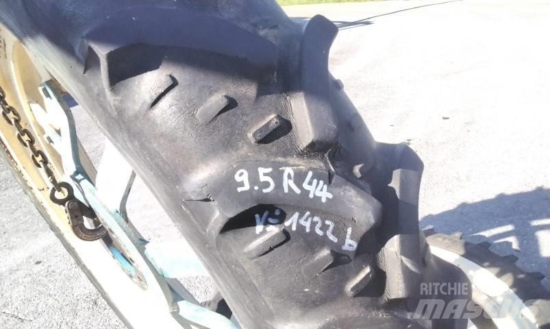 BKT 9.5R44 タイヤ、ホイル、リム