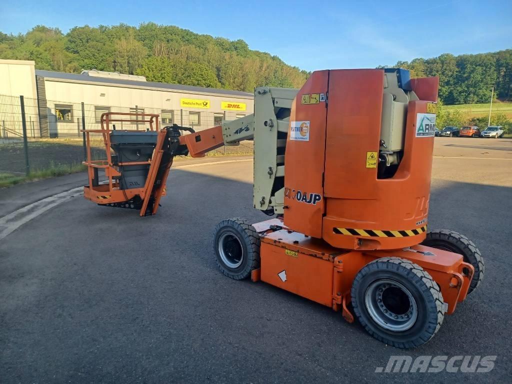 JLG E 300 AJP ブームリフト　屈伸型
