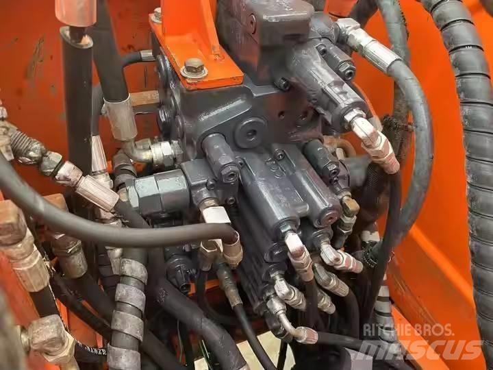 Doosan DH 80 大型油圧ショベル12t以上（パワーショベル・ユンボ）