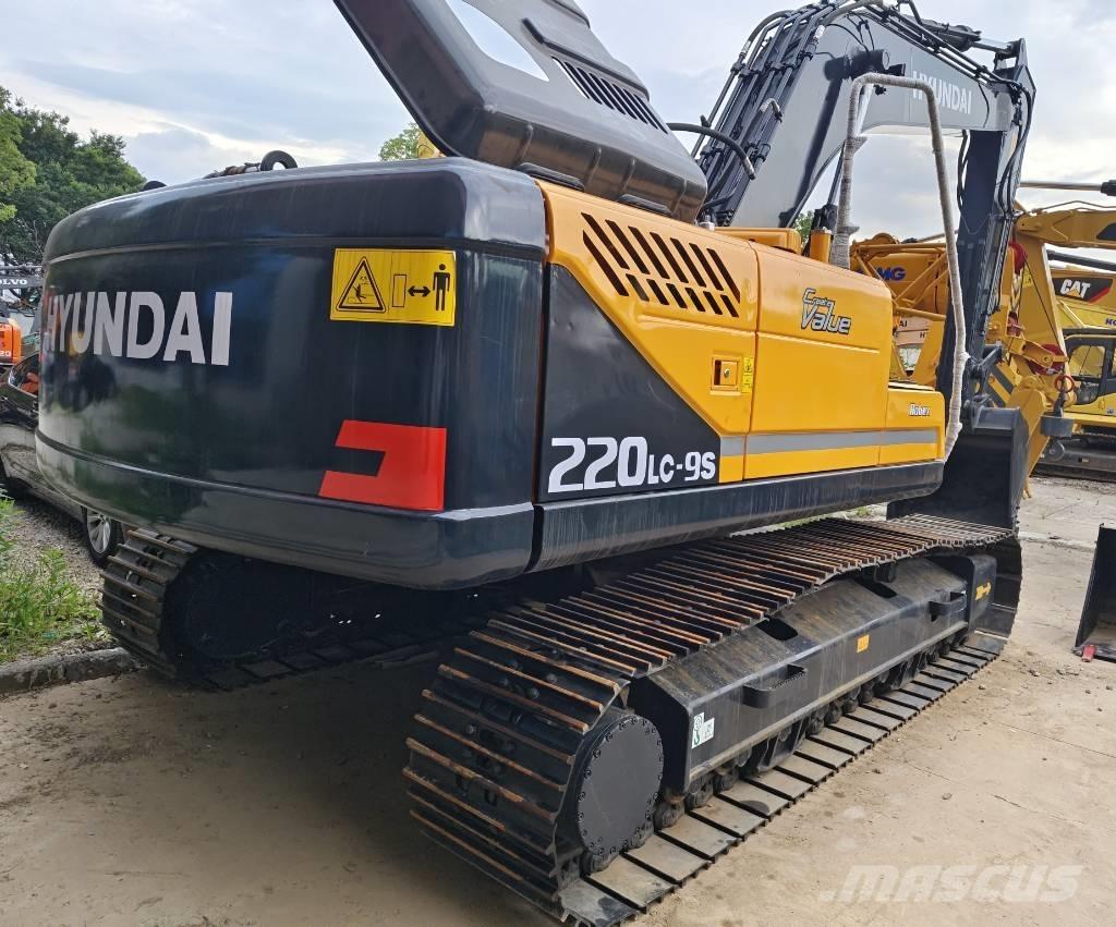 Hyundai R220LC-9S 大型油圧ショベル12t以上（パワーショベル・ユンボ）