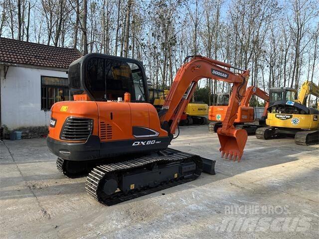 Doosan DX60 ミニ油圧ショベル 7t以下（ミニユンボ・ミニディガー）