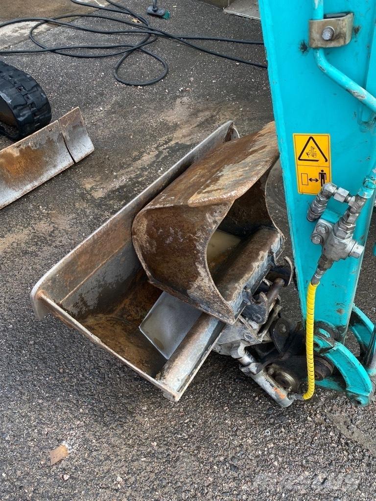 Kobelco SK 17 SR ミニ油圧ショベル 7t以下（ミニユンボ・ミニディガー）