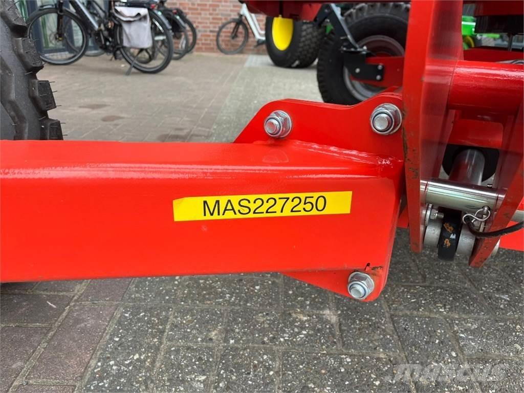 Kuhn RW1410C ラッピングマシーン