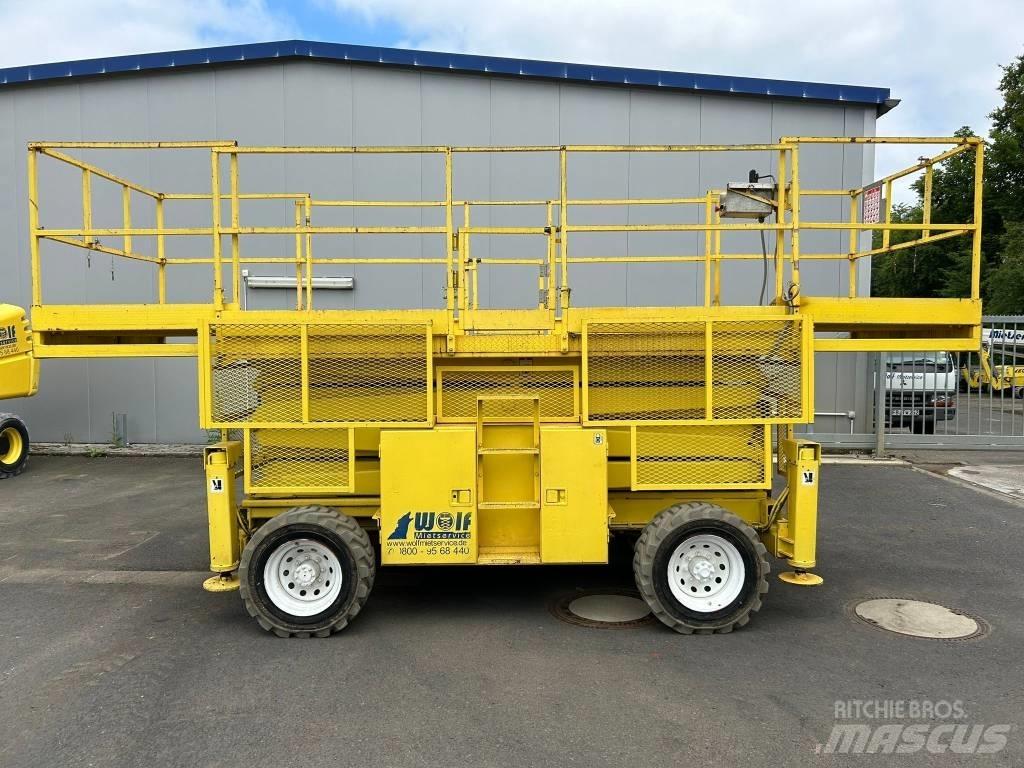 SkyJack SJ 8841 RT シザースリフト