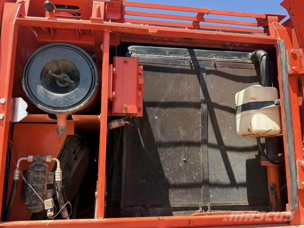 Doosan DH150 W-7 ホイール式油圧ショベル（パワーショベル・ユンボ・バックホー）