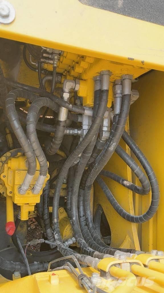 Komatsu PC 130 中型油圧ショベル 7ｔ-12ｔ（ユンボ・パワーショベル・バックホー）