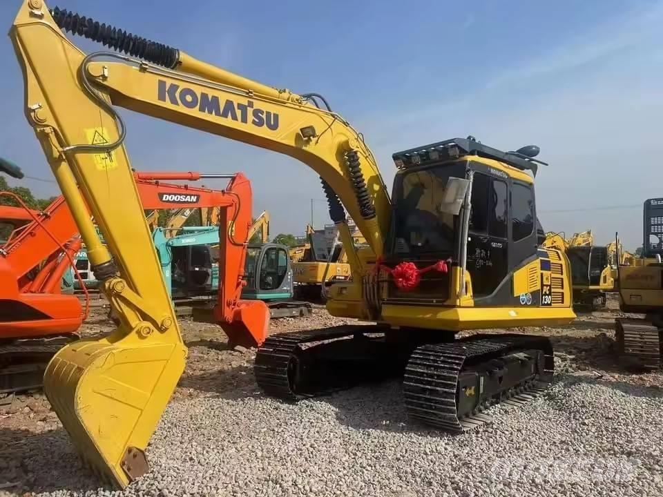 Komatsu PC 130 中型油圧ショベル 7ｔ-12ｔ（ユンボ・パワーショベル・バックホー）