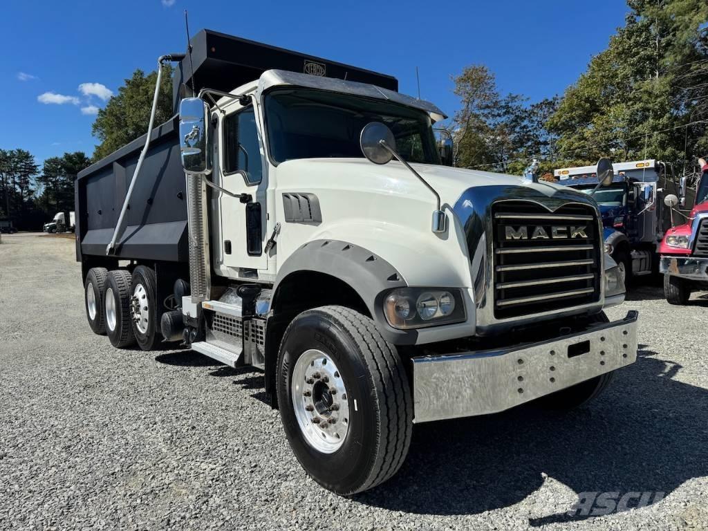Mack Granite 84FR ダンプ