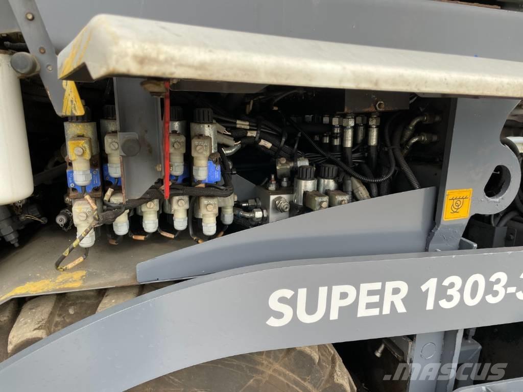 Vögele SUPER 1303-3I アスファルトフィニッシャ