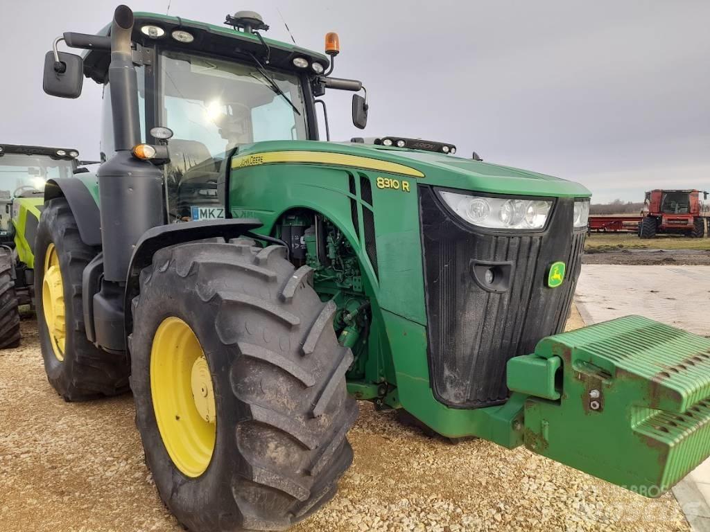 John Deere 8310 R トラクター
