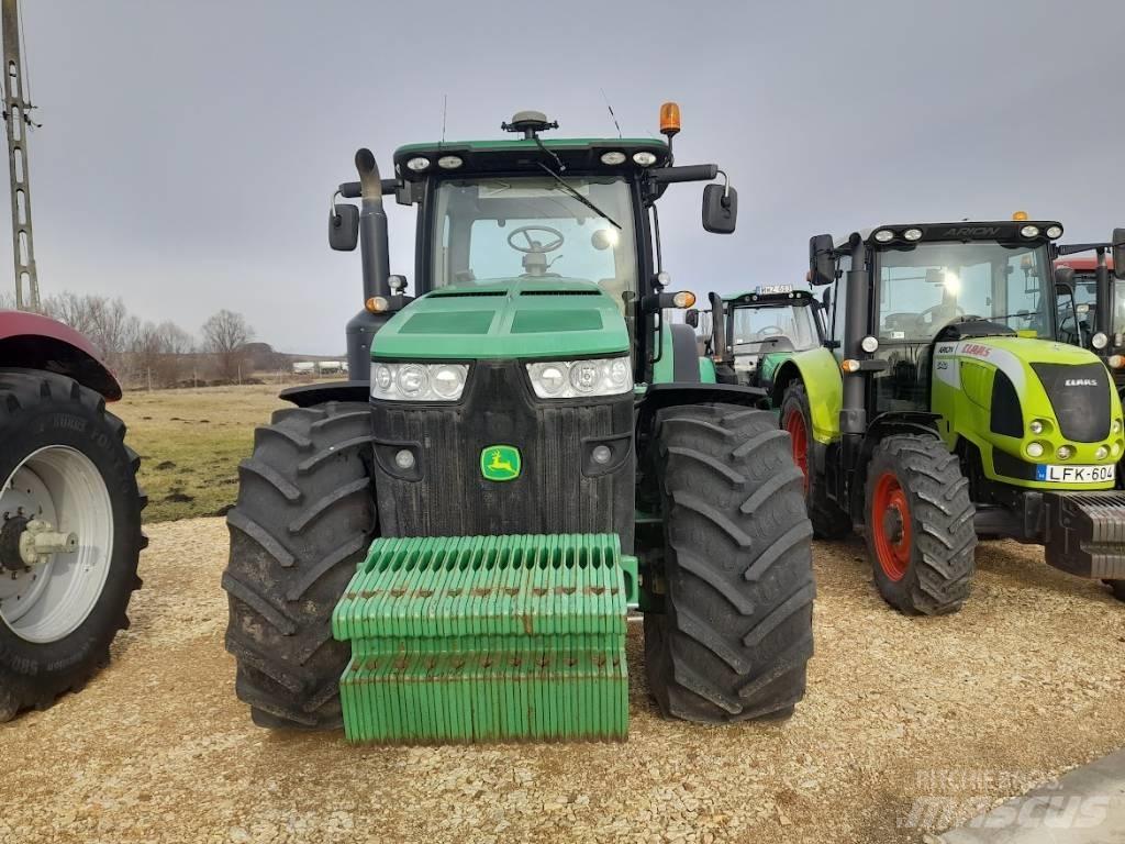 John Deere 8310 R トラクター