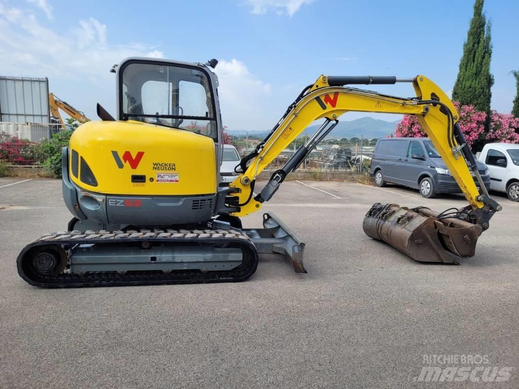 Neuson EZ 53 ミニ油圧ショベル 7t以下（ミニユンボ・ミニディガー）
