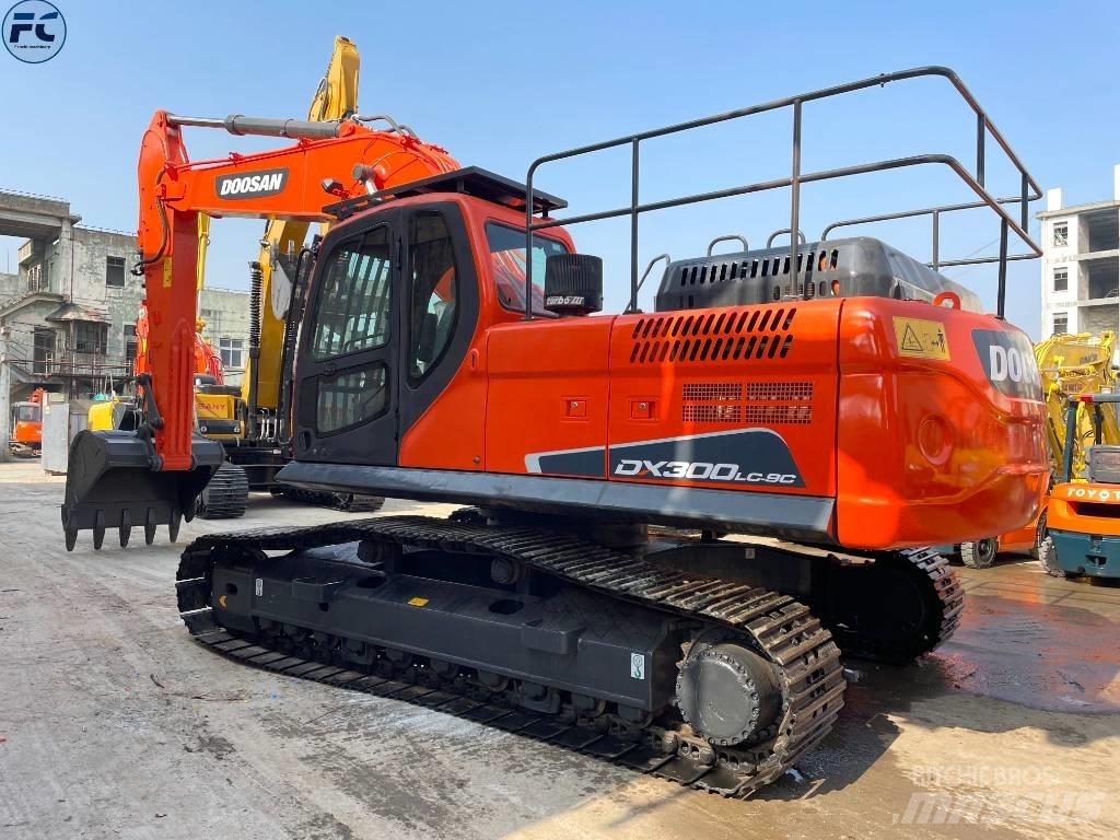 Doosan Dx300 大型油圧ショベル12t以上（パワーショベル・ユンボ）