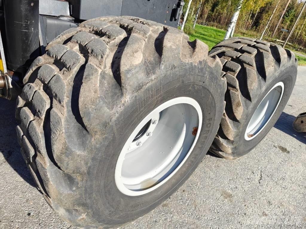 Komatsu 931 ハーベスター
