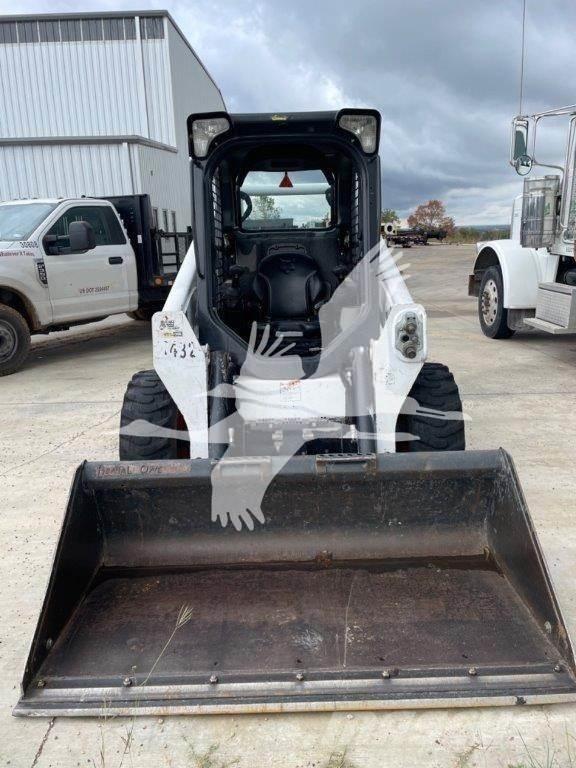 Bobcat S570 スキッドステアローダー