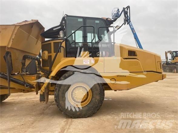 CAT 730 アーティキュレート式ダンプトラック
