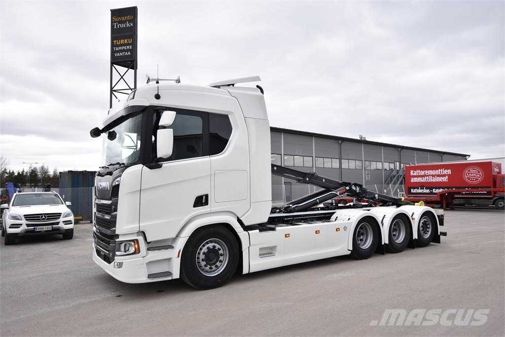 Scania R590 8X4 アームロール
