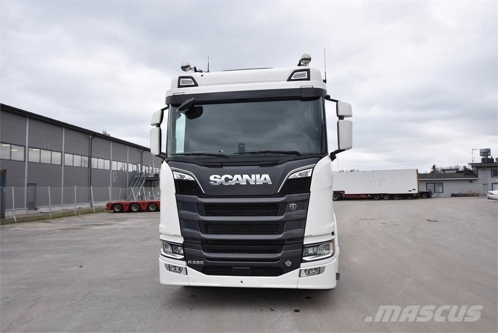 Scania R590 8X4 アームロール